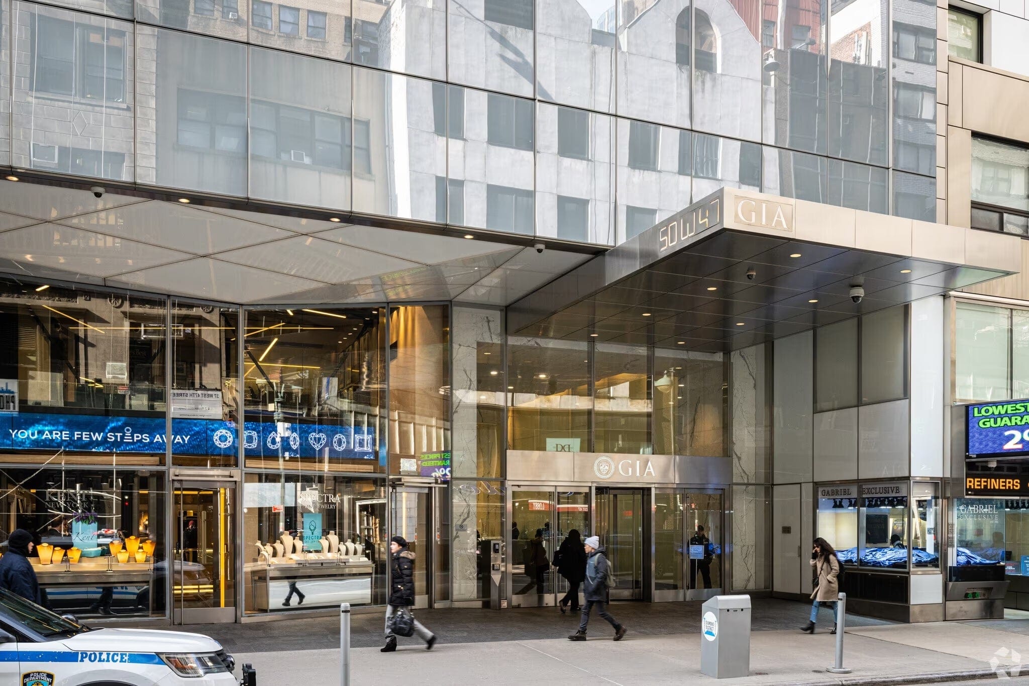 Discover the Ultimate Diamond Buying Experience at Capucelli in NYC's Diamond District, Inside the GIA Building!