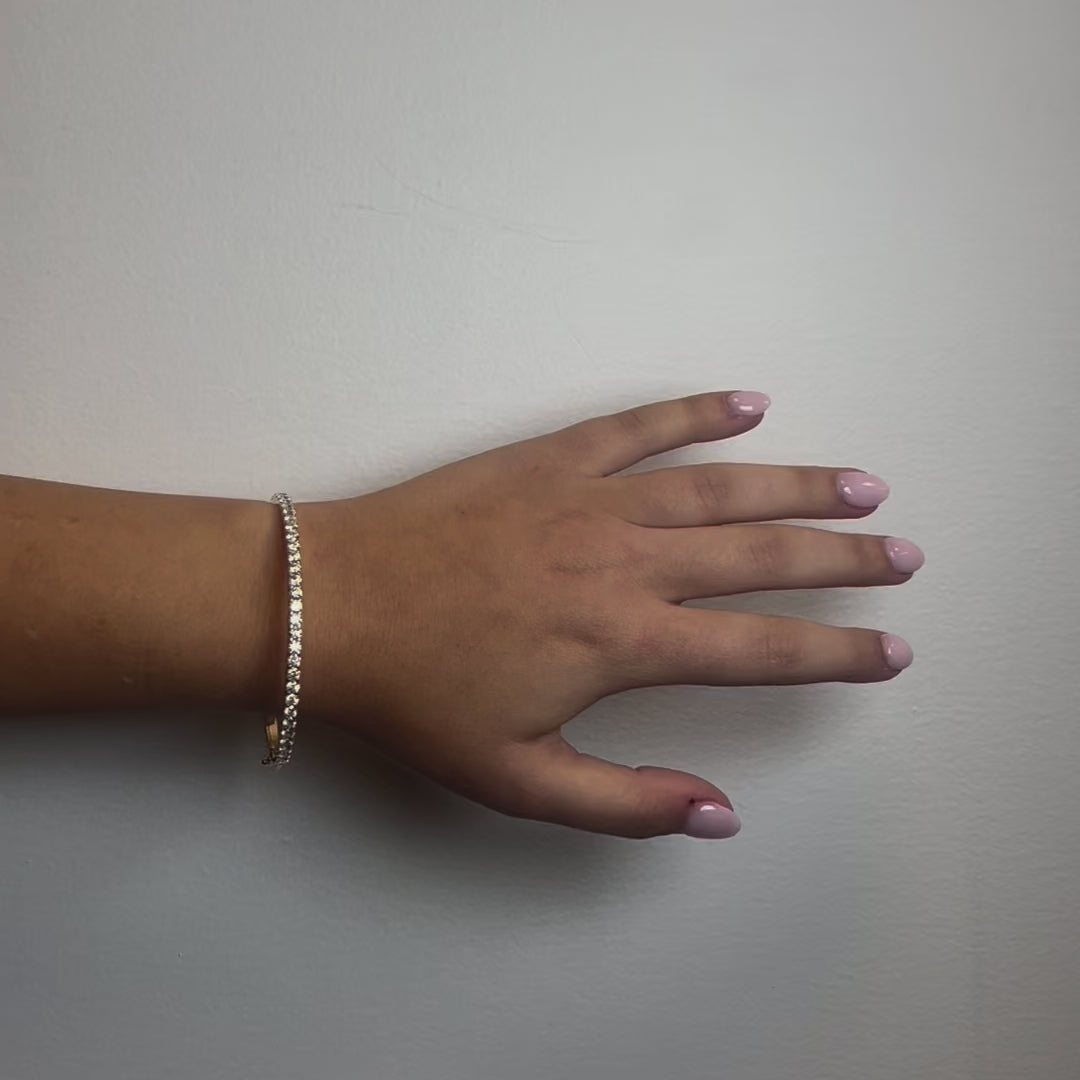 Diamond Bangle Bracelet (3.00 ct.) in 14K Gold