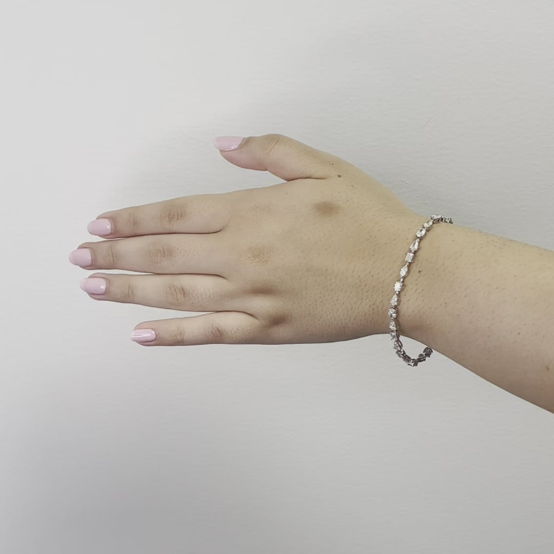 Fancy Multi Shape Diamond Bracelet (5.65 ct.) in 18K Gold