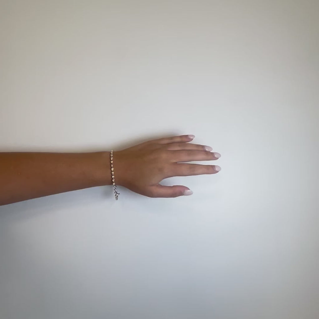 Pear Shape Diamond East-West Tennis Bracelet (4.17 ct.) in 18K Gold