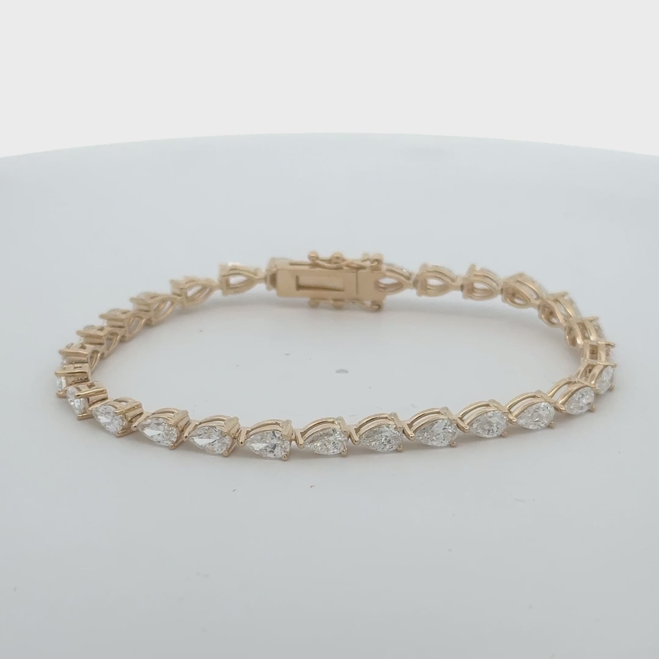 Lab Grown Diamond Pear Shape East-West Tennis Bracelet (4.50 ct.) Prongs Setting in 14K Gold