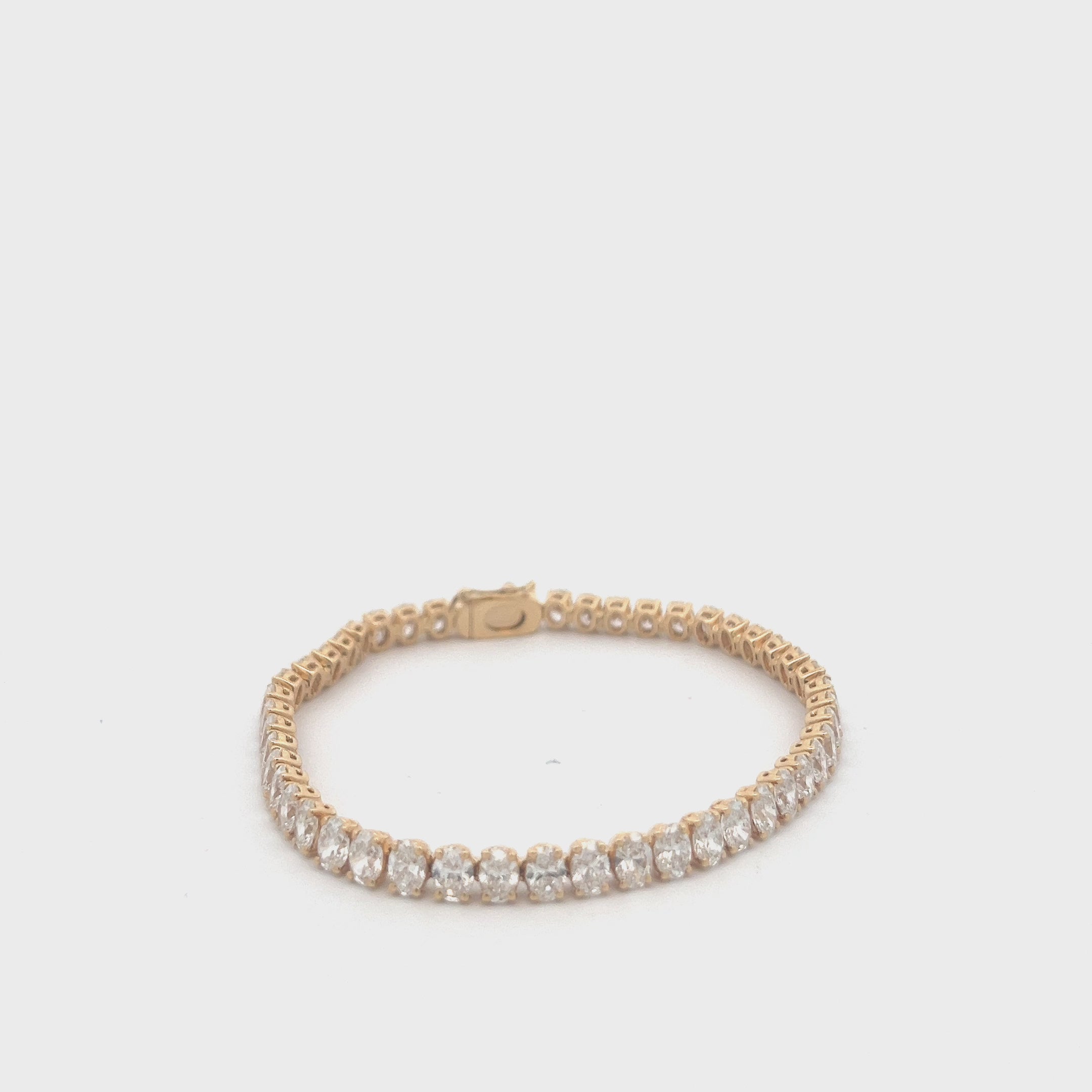 Radiant Shape Diamond Tennis Bracelet (11.75 ct.) 4-Prongs Setting in 18K Gold