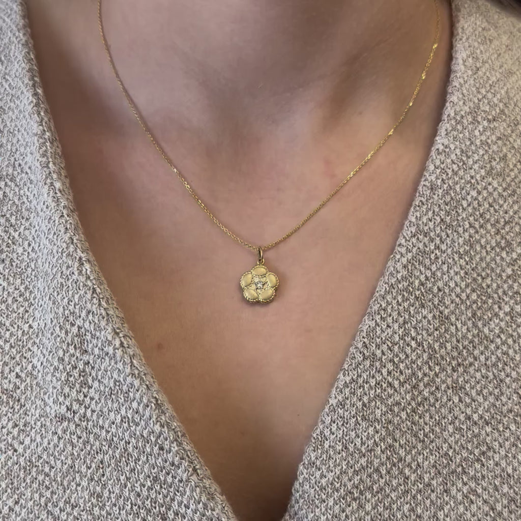 Diamond Flower Pendant Necklace (0.10 ct.) in 14K Gold