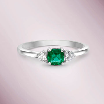 Cushion Emerald & Heart Shape Diamond Ring (0.55 ct.) 4-Prongs Setting in 14K Gold