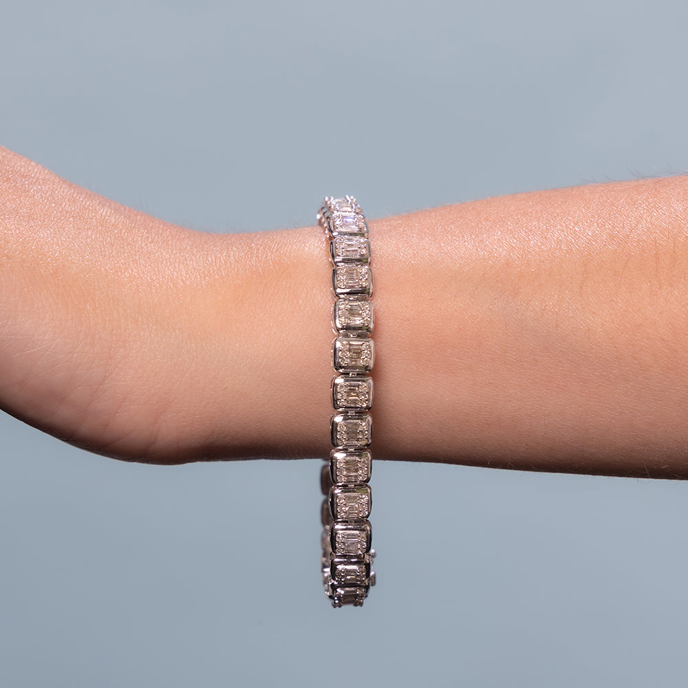 Round & Baguette Diamonds Rectangular Shape Halo Bracelet (3.00 ct.) in 14K Gold